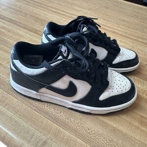 Nike dunk pandas size 4.5